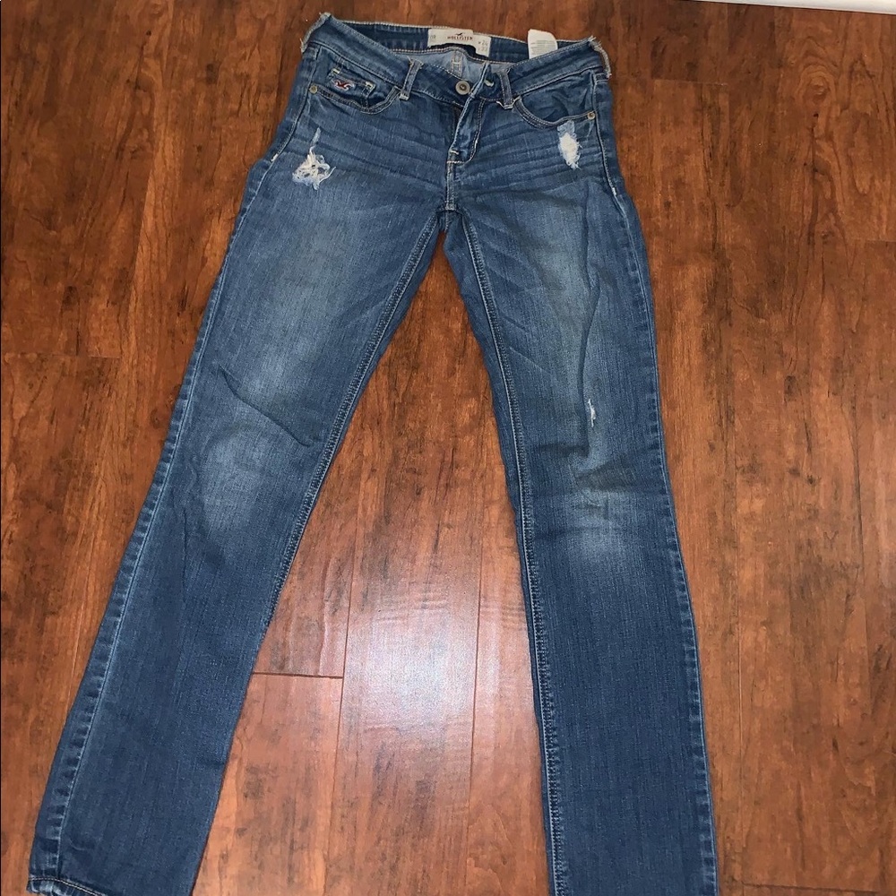 Hollister
Size- 1